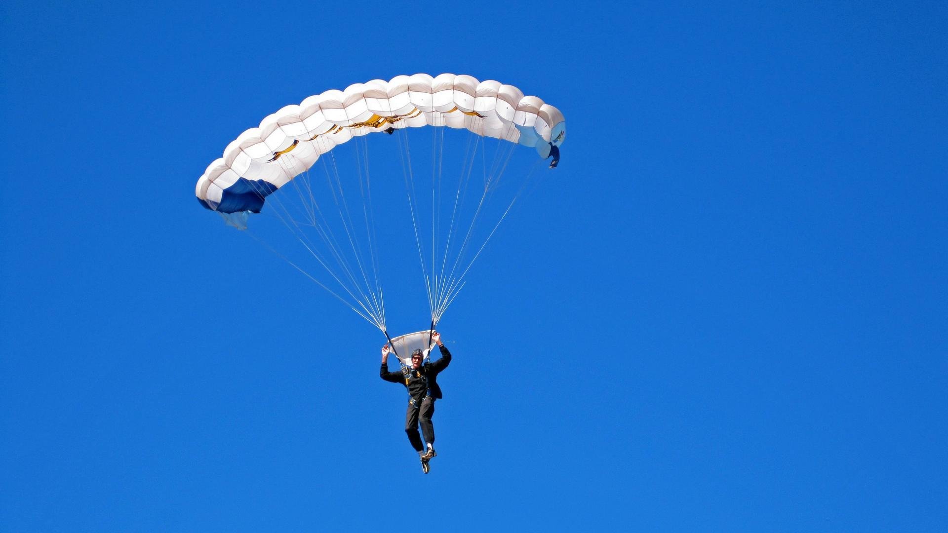 意大利选手团结一心，喜获胜利，意大利团队